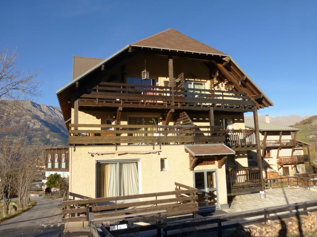 Residence De L'Alp Le Sauze Bagian luar foto